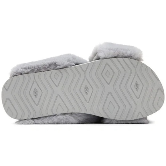 Toms Susie Eva Cross-Over Slippers Grey Plush Faux Fur House Bedroom NIB - Picture 4 of 8